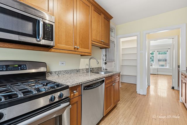 906 Greenwood Street 2E, Evanston, IL 60201