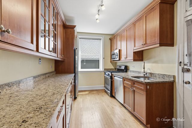 906 Greenwood Street 2E, Evanston, IL 60201