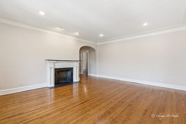 906 Greenwood Street 2E, Evanston, IL 60201