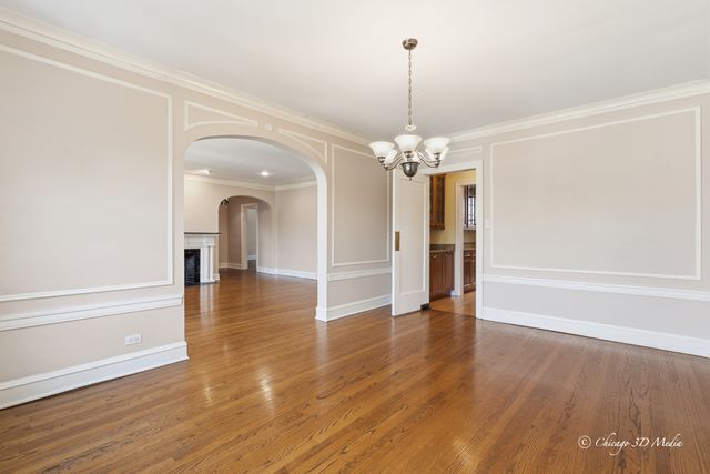 906 Greenwood Street 2E, Evanston, IL 60201