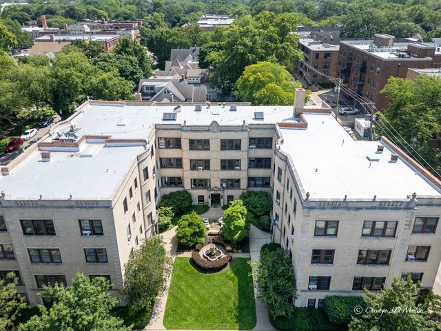 906 Greenwood Street 2E, Evanston, IL 60201