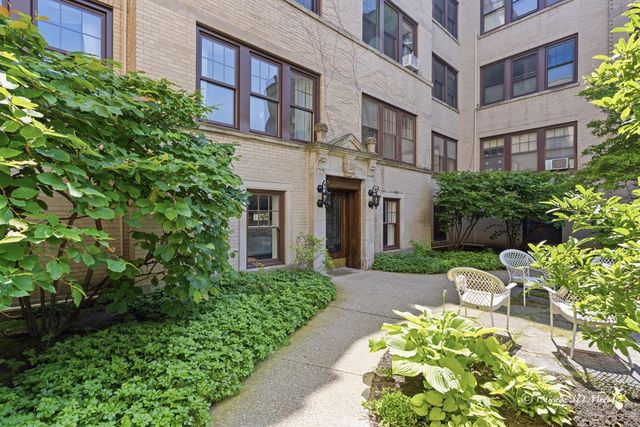 906 Greenwood Street 2E, Evanston, IL 60201