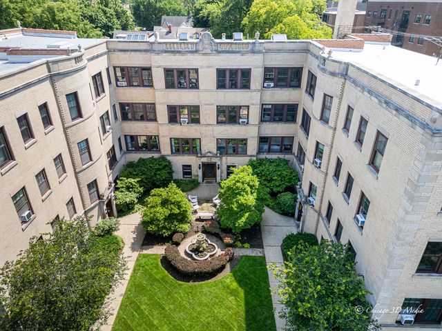 906 Greenwood Street 2E, Evanston, IL 60201