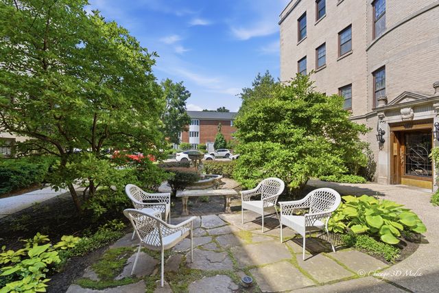 906 Greenwood Street 2E, Evanston, IL 60201
