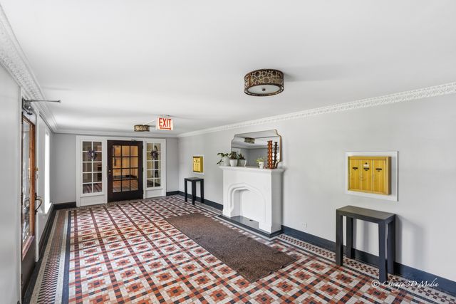 906 Greenwood Street 2E, Evanston, IL 60201