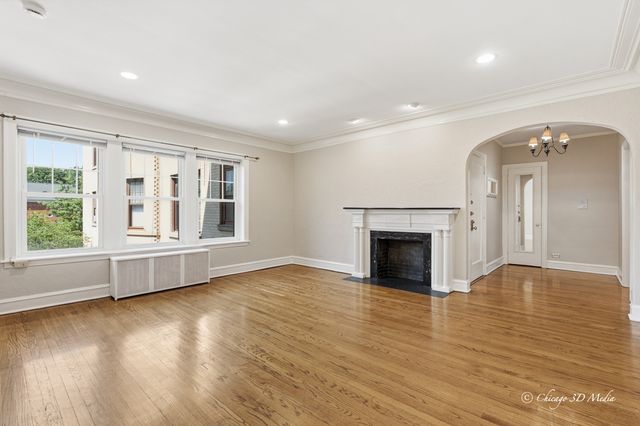 906 Greenwood Street 2E, Evanston, IL 60201