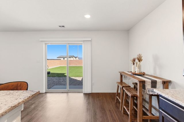 447 Chafey Drive SW, Los Lunas, NM 87031