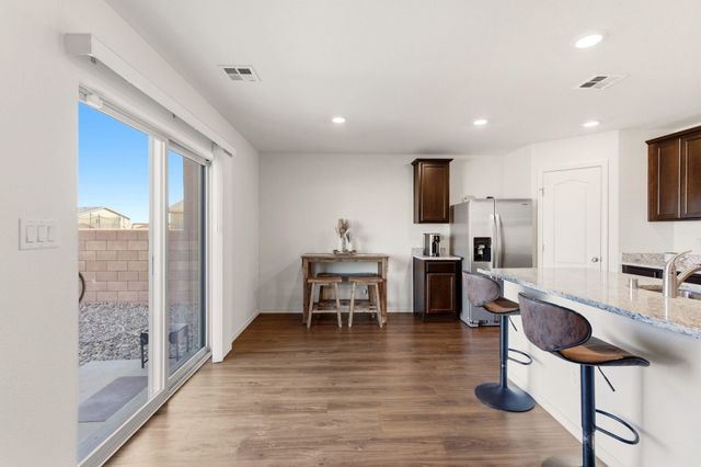 447 Chafey Drive SW, Los Lunas, NM 87031