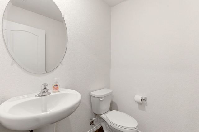 447 Chafey Drive SW, Los Lunas, NM 87031