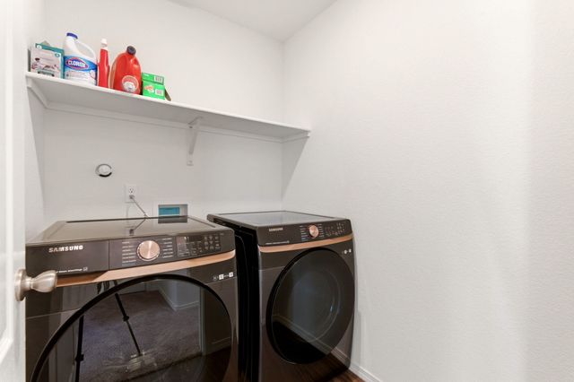 447 Chafey Drive SW, Los Lunas, NM 87031