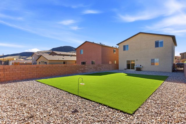 447 Chafey Drive SW, Los Lunas, NM 87031