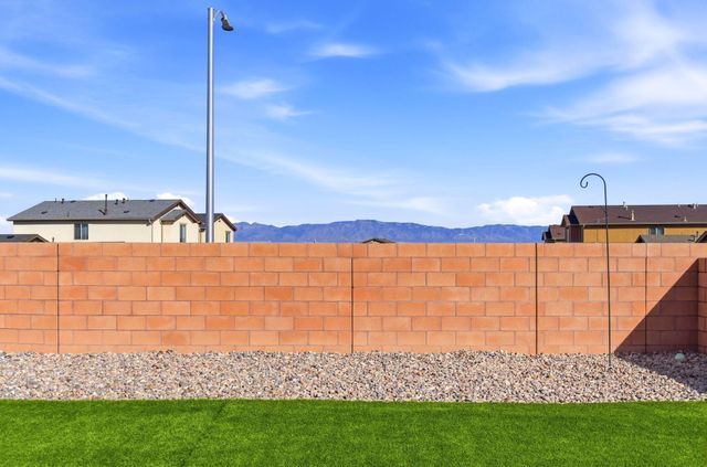 447 Chafey Drive SW, Los Lunas, NM 87031