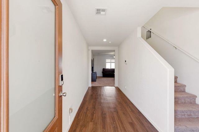 447 Chafey Drive SW, Los Lunas, NM 87031