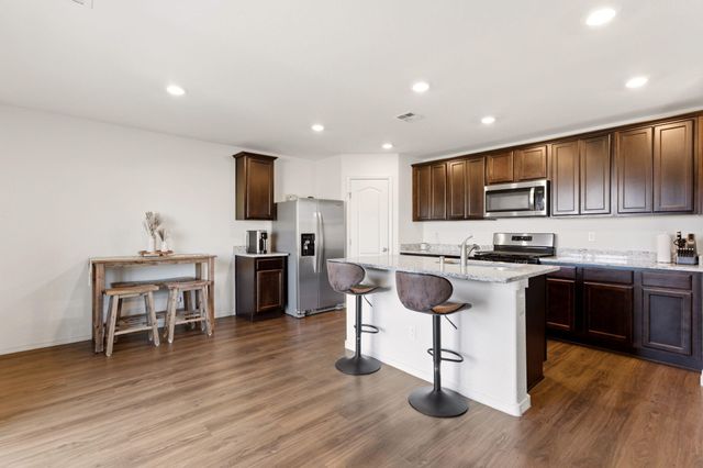 447 Chafey Drive SW, Los Lunas, NM 87031