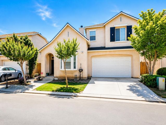 776 W Siena Lane, Clovis, CA 93619