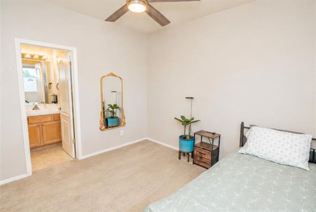 Image 11 of property listing at 776 W Siena Lane, Clovis, CA 93619
