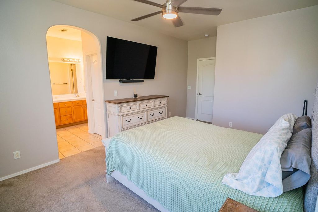 Image 14 of property listing at 776 W Siena Lane, Clovis, CA 93619