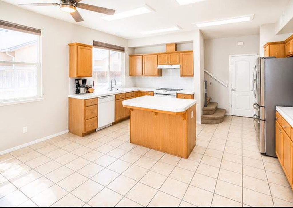 Image 6 of property listing at 776 W Siena Lane, Clovis, CA 93619