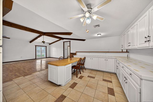 421 Coughran, Pleasanton, TX 78064