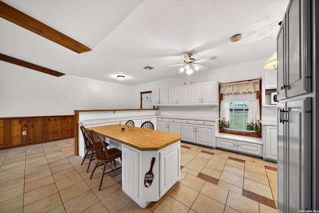 421 Coughran, Pleasanton, TX 78064