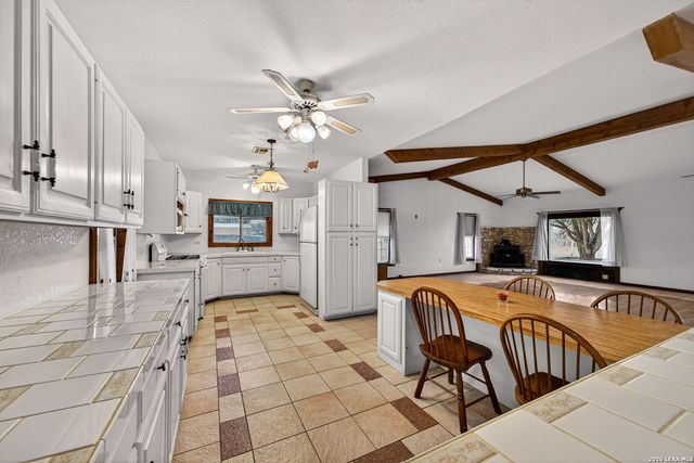 421 Coughran, Pleasanton, TX 78064