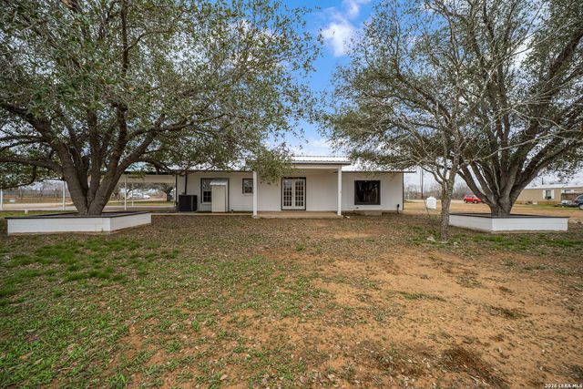 421 Coughran, Pleasanton, TX 78064