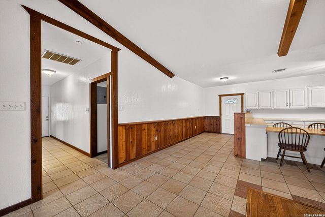 421 Coughran, Pleasanton, TX 78064