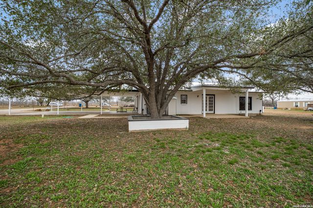 421 Coughran, Pleasanton, TX 78064