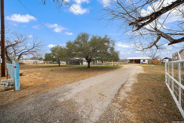 421 Coughran, Pleasanton, TX 78064