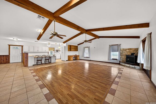 421 Coughran, Pleasanton, TX 78064