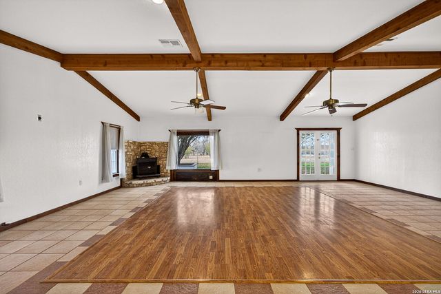 421 Coughran, Pleasanton, TX 78064