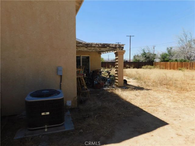 9037 S Loop, California City, CA 93505