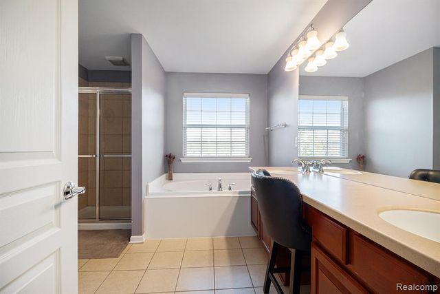 2418 Premier Lane, Canton, MI 48188