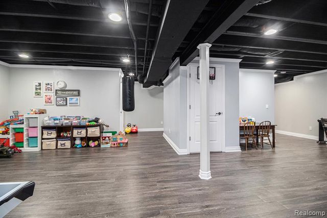 2418 Premier Lane, Canton, MI 48188
