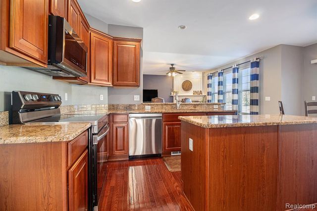 2418 Premier Lane, Canton, MI 48188