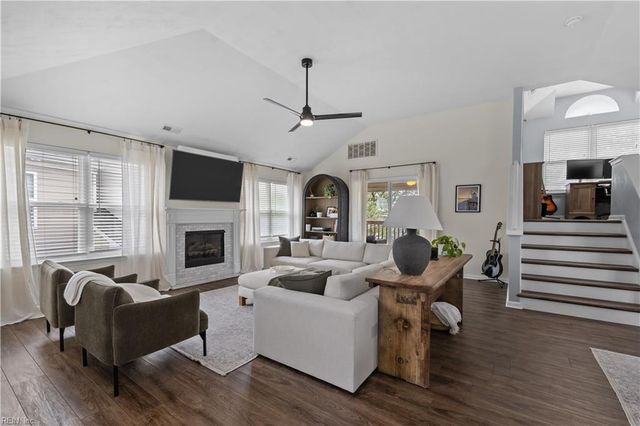 3607 Dupont CIR, Virginia Beach, VA 23455