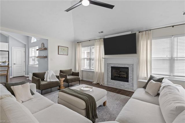 3607 Dupont CIR, Virginia Beach, VA 23455