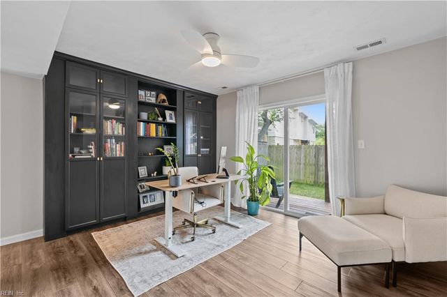 3607 Dupont CIR, Virginia Beach, VA 23455