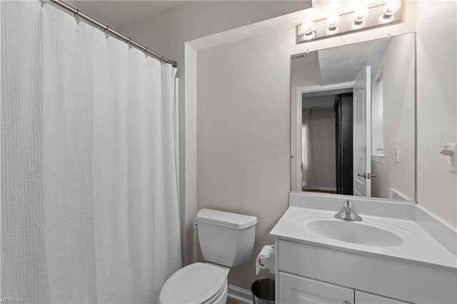 3607 Dupont CIR, Virginia Beach, VA 23455