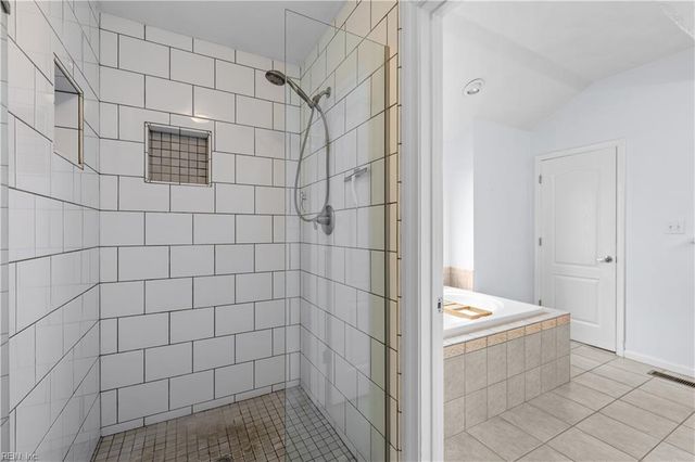 3607 Dupont CIR, Virginia Beach, VA 23455