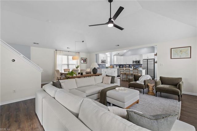 3607 Dupont CIR, Virginia Beach, VA 23455