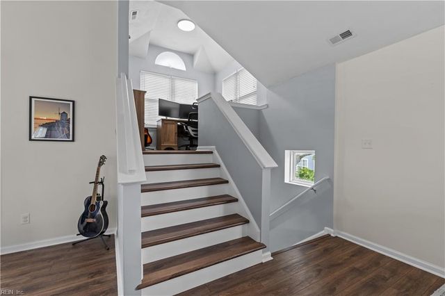 3607 Dupont CIR, Virginia Beach, VA 23455