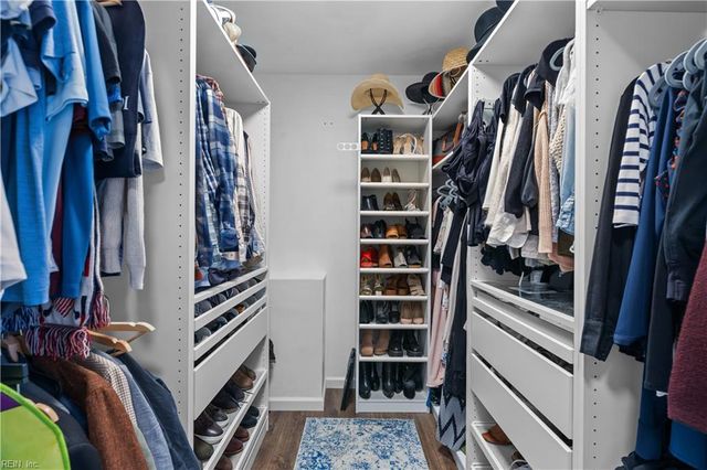 3607 Dupont CIR, Virginia Beach, VA 23455