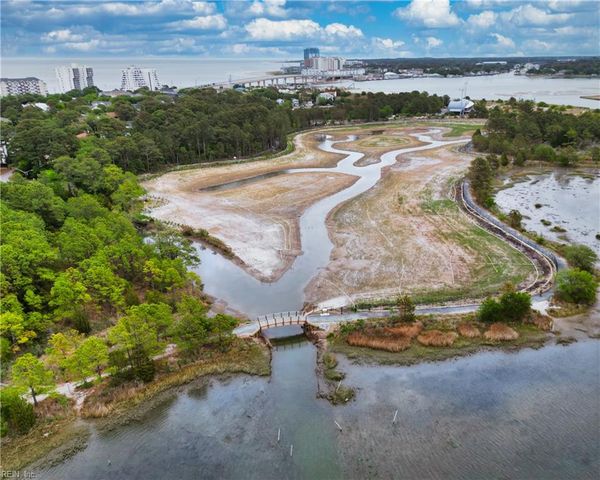 3607 Dupont CIR, Virginia Beach, VA 23455