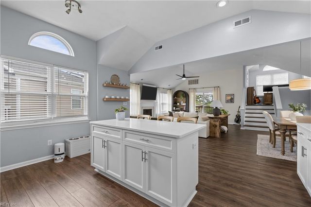 3607 Dupont CIR, Virginia Beach, VA 23455