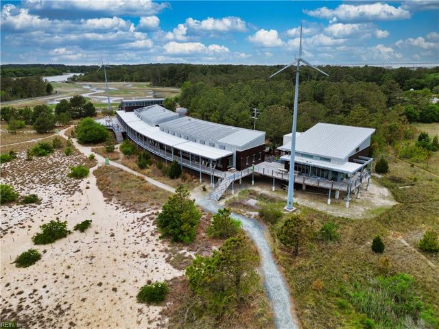 3607 Dupont CIR, Virginia Beach, VA 23455