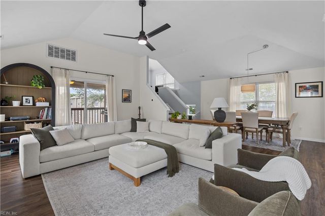 3607 Dupont CIR, Virginia Beach, VA 23455