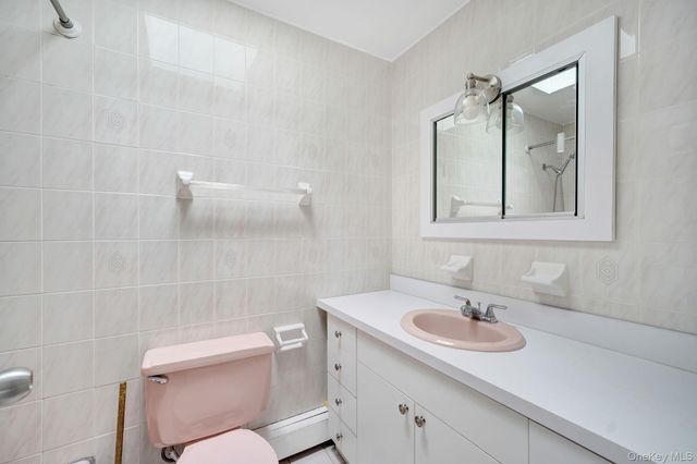 80-24 138th Street, Briarwood, NY 11435