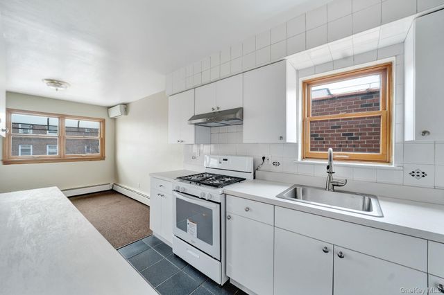 80-24 138th Street, Briarwood, NY 11435