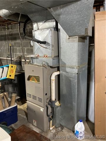 5449 N Terry Road, Austin, IN 47102